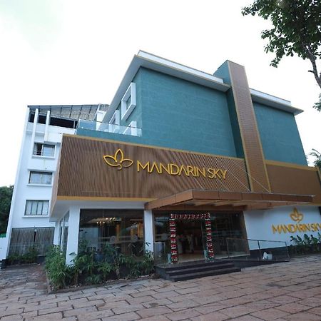 Mandarin Sky Hotel Kannur Bagian luar foto