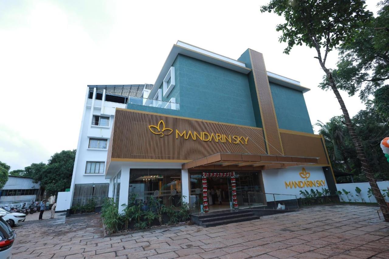 Mandarin Sky Hotel Kannur Bagian luar foto