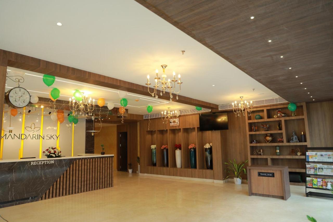 Mandarin Sky Hotel Kannur Bagian luar foto