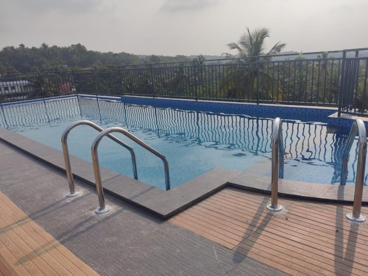 Mandarin Sky Hotel Kannur Bagian luar foto