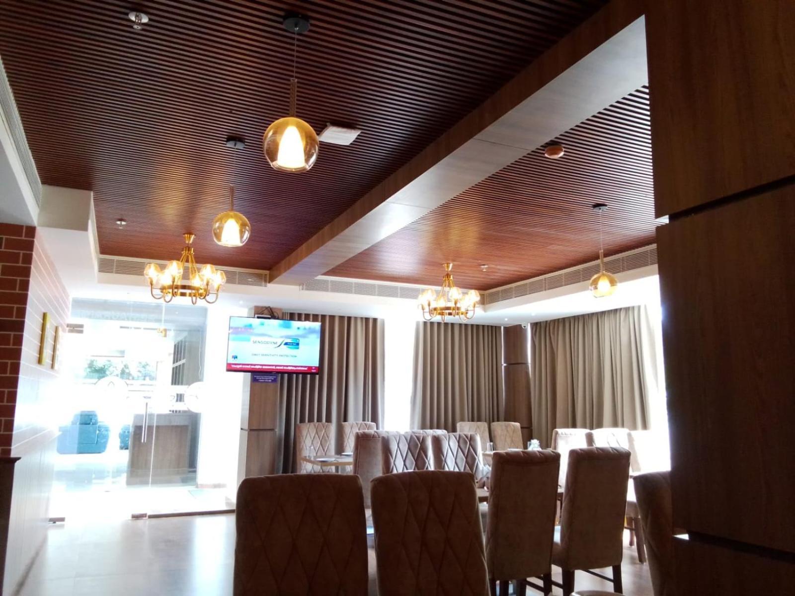 Mandarin Sky Hotel Kannur Bagian luar foto
