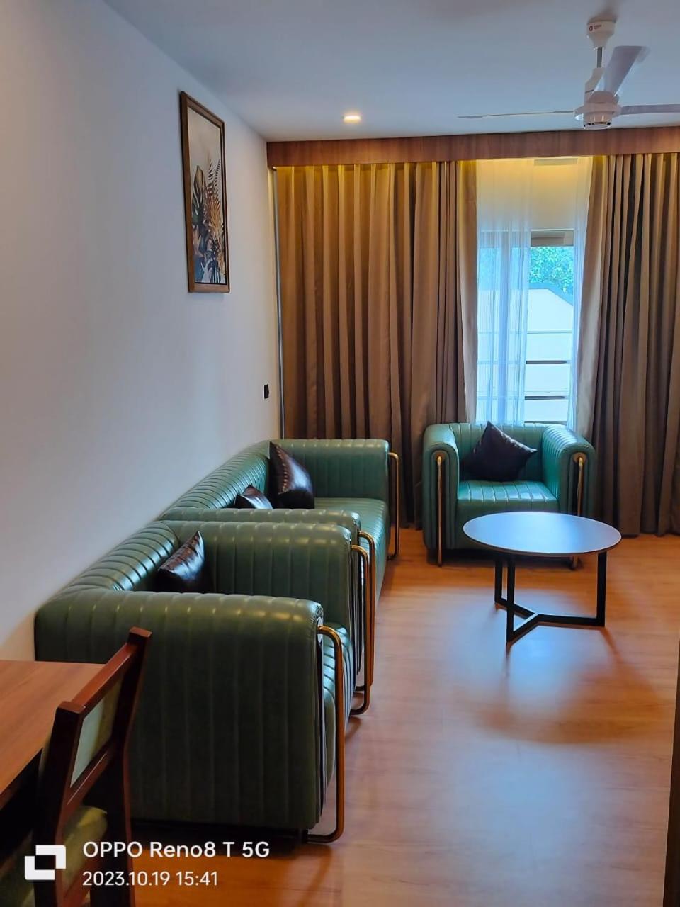 Mandarin Sky Hotel Kannur Bagian luar foto